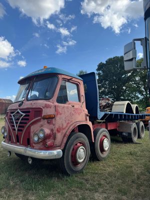 FODEN 8X4 FLATBED