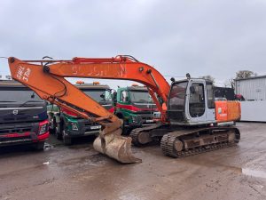 HITACHI EX200-5 EXCAVATOR