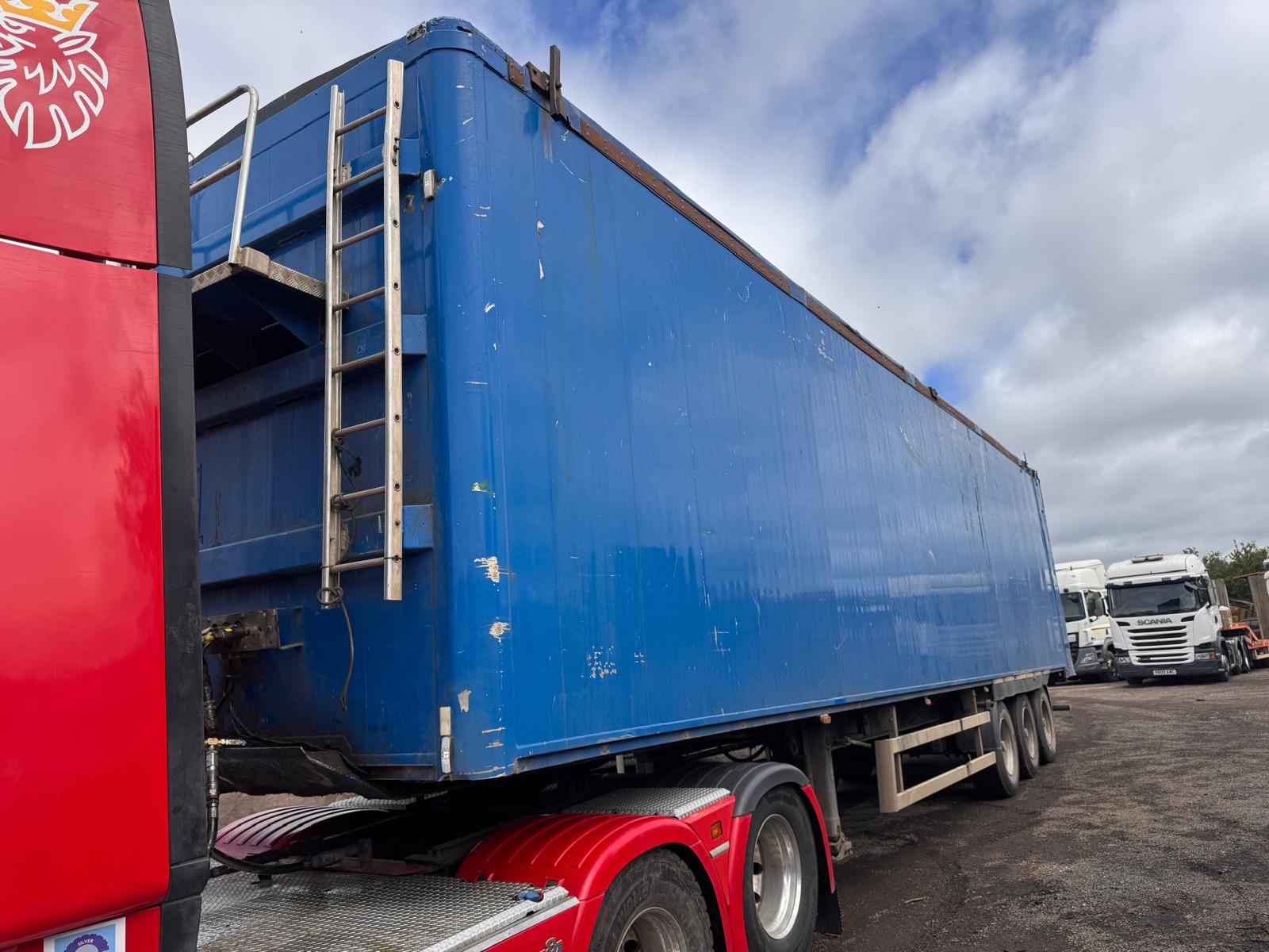 2005 KNAPEN WALKING FLOOR TRAILER
