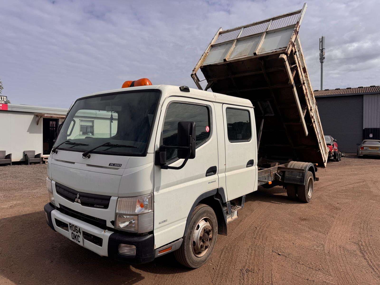 2014 MITSUBISHI CANTER 7C18D TIPPER
