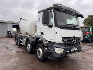 2017 MERCEDES 3240 CEMENT MIXER