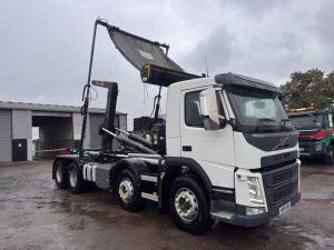 2018 VOLVO FM410 HOOK LOADER